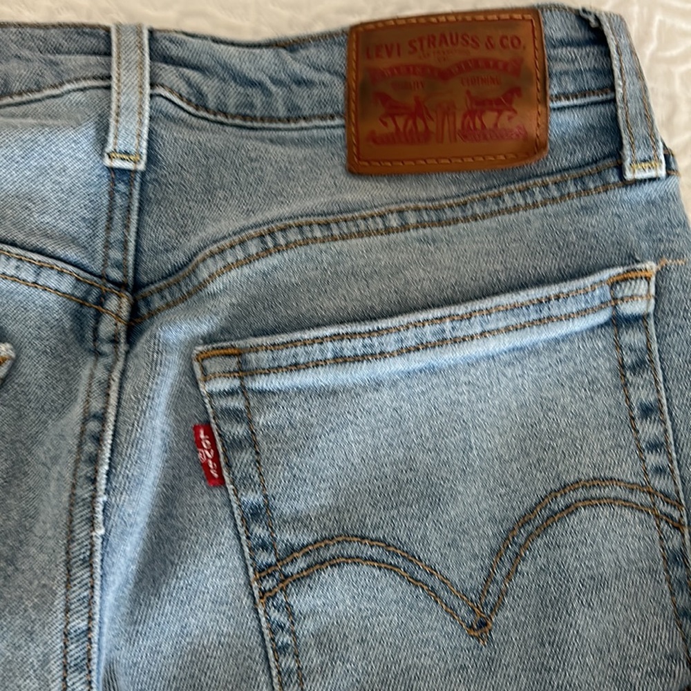 Levi’s Straight Leg Jeans - Picture 4 of 4